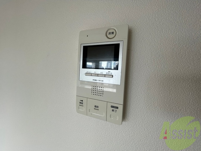 セキュリティ　ＴＶモニター付インターホンです。来客者の顔が見えるので安心！