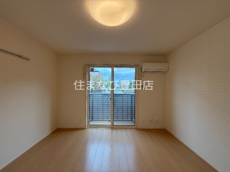 居室・リビング　同型別部屋写真