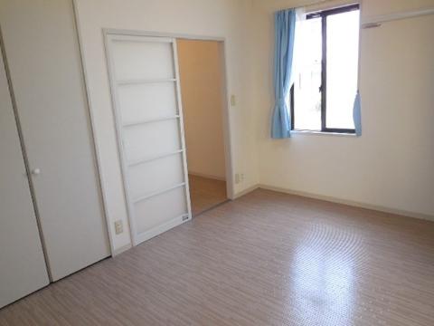 居室・リビング　室内