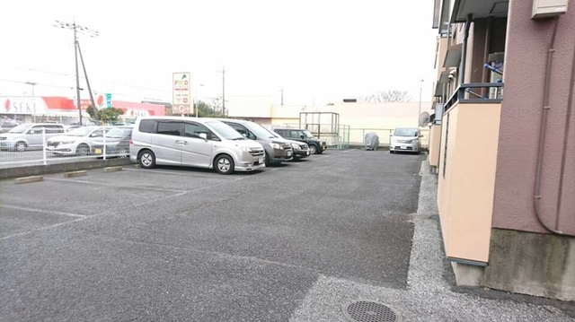 駐車場　駐車場