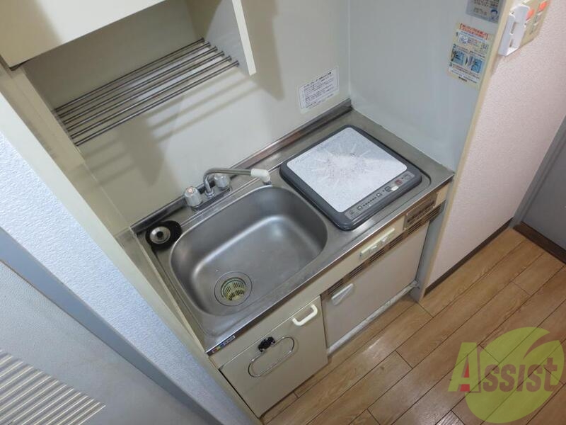 キッチン　一人暮らしにピッタリサイズ掃除もらくらくです。