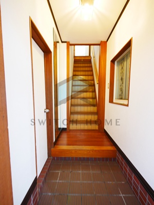 玄関　収納もある玄関です