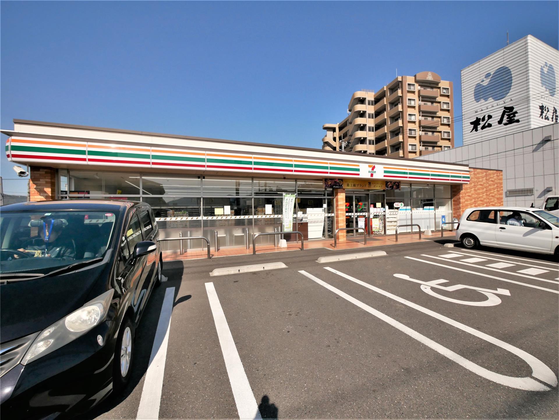 コンビニ　セブンイレブン小倉葛原東4丁目店（コンビニ）まで190m