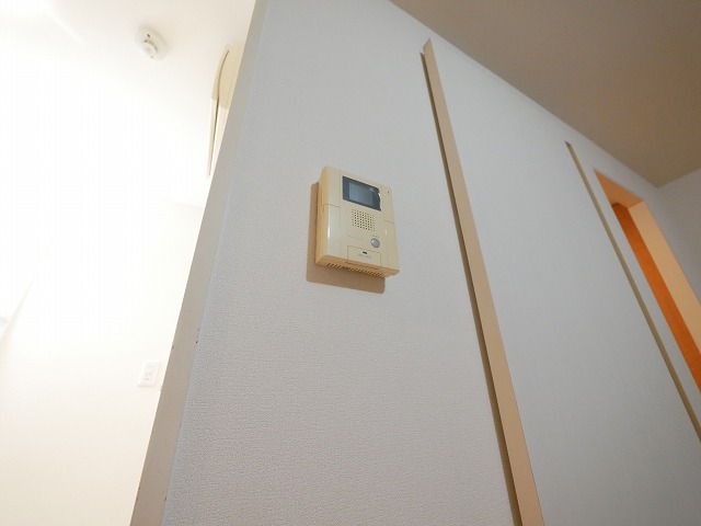 セキュリティ　モニターホン付きインターホンです