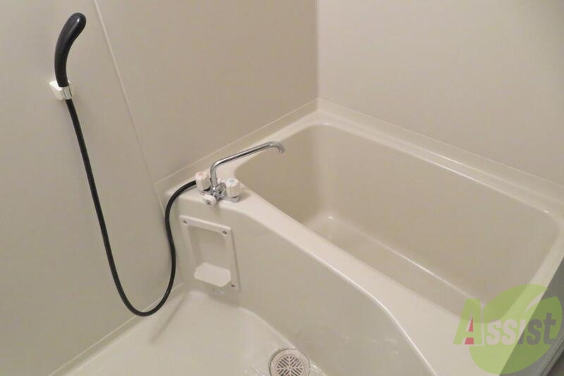 バス・シャワールーム　トイレと別になっており、ゆっくり入浴を楽しめます。