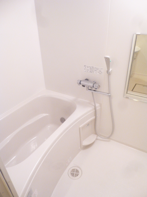 バス・シャワールーム　別号室の参考写真です。