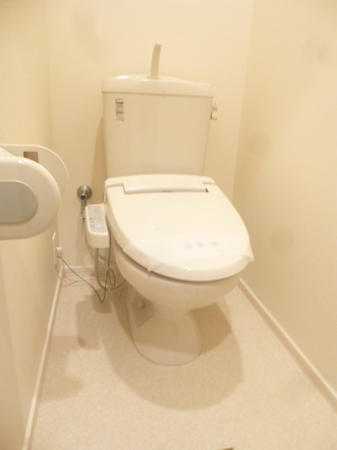 トイレ　別号室の参考写真です。