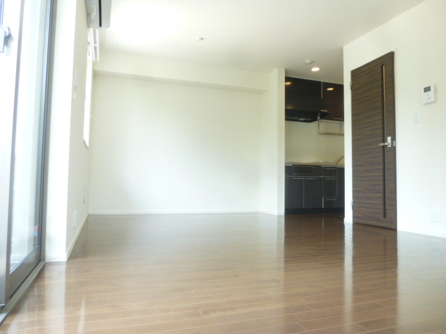 居室・リビング　別号室の参考写真です。