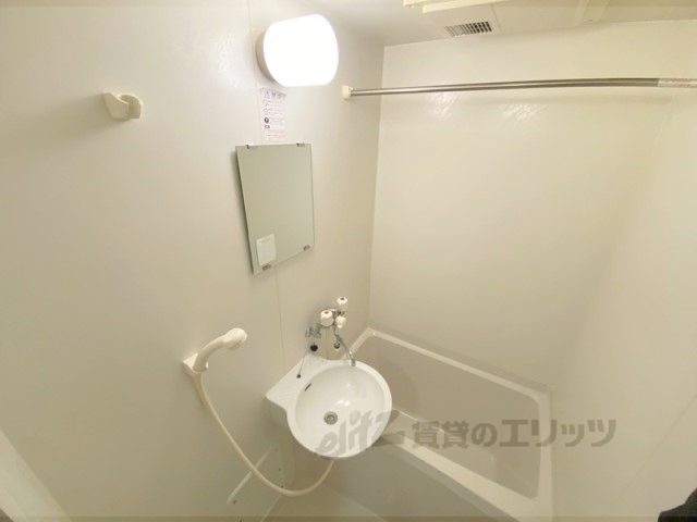 バス・シャワールーム　バス