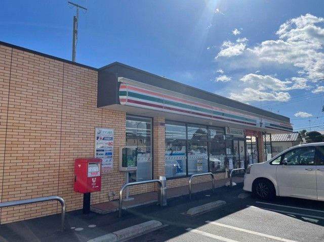 コンビニ　セブンイレブン（コンビニ）まで650m