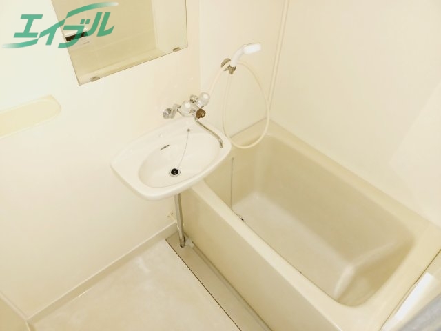 バス・シャワールーム　同型別部屋写真