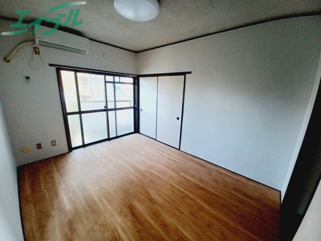 居室・リビング　同型別部屋写真