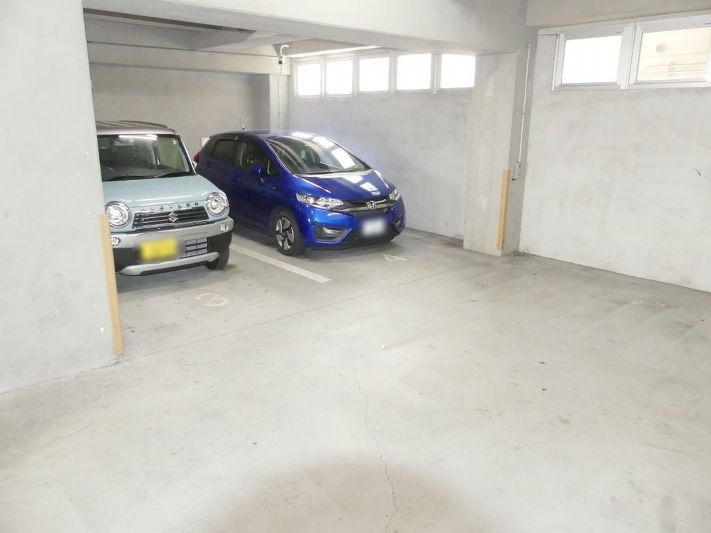 駐車場　駐車場