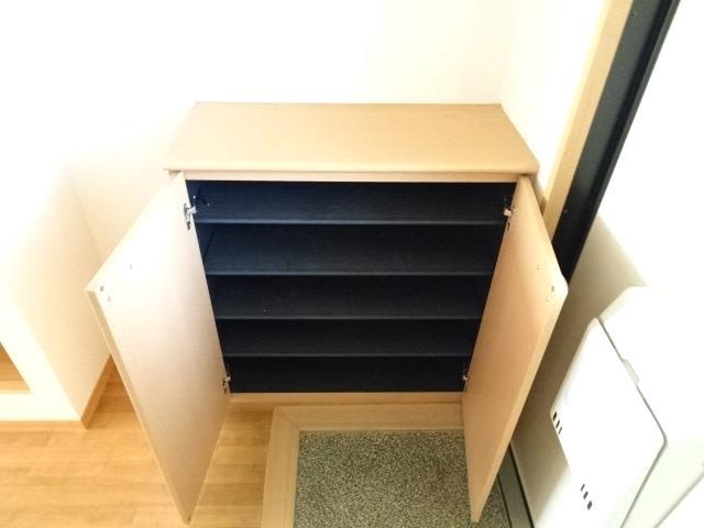 収納　シューズボックス