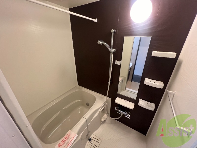 バス・シャワールーム　浴室は、お掃除も楽々なコンパクトサイズになっています。