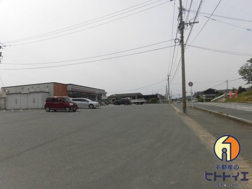 コンビニ　セブンイレブン 広川久泉店（コンビニ）まで556m