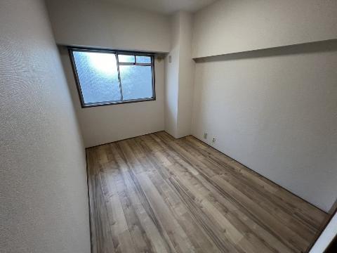 居室・リビング　室内