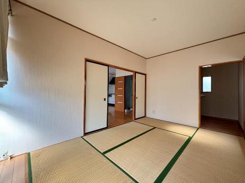 居室・リビング　室内