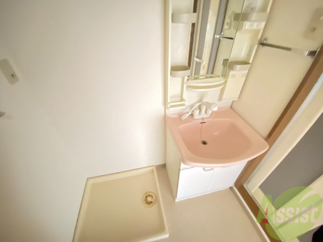 洗面設備　独立洗面台です。用途に合わせて使うことが出来ますね。