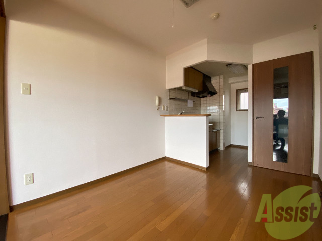 居室・リビング　綺麗なリビングです。家具を何を置くか迷いますね！