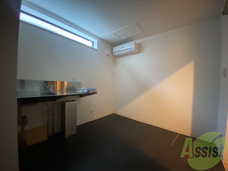 その他設備　１階の納戸は、どのように使うか夢が広がる広さですね。