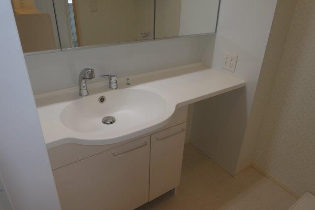 洗面設備　洗髪洗面化粧台