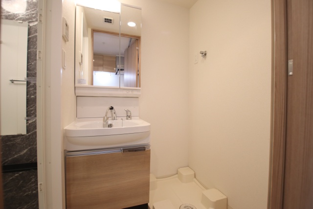 洗面設備　※別室の参考写真の為、現況優先です。