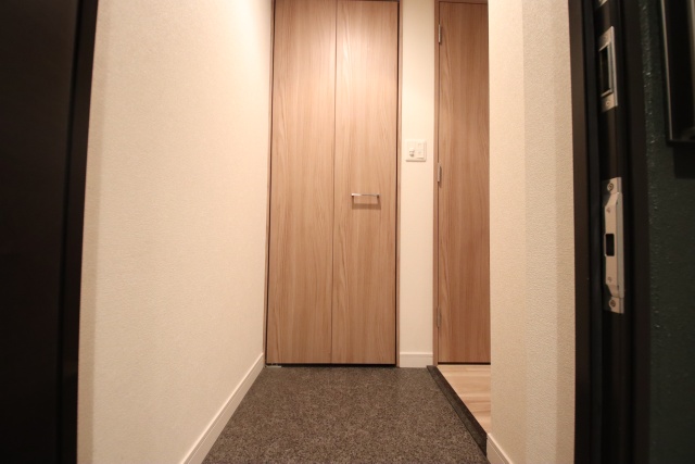 玄関　※別室の参考写真の為、現況優先です。