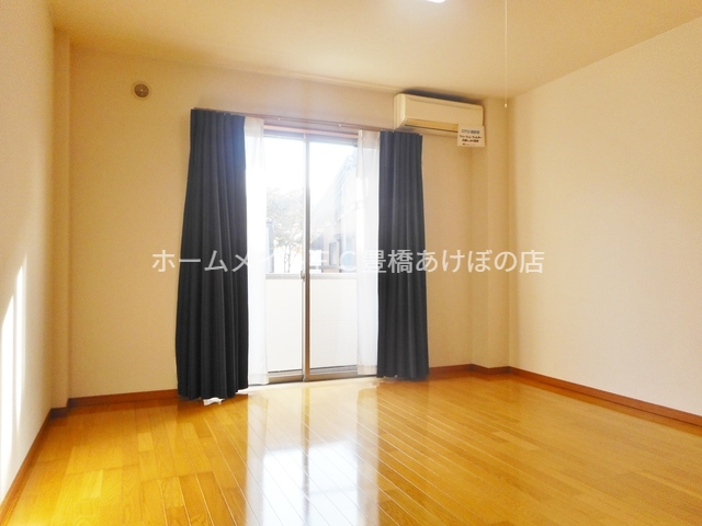 居室・リビング　同型別部屋写真