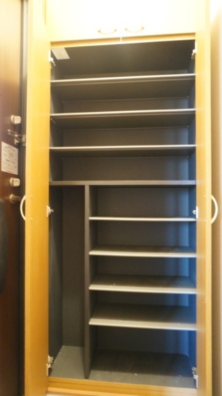 玄関　図面と現状に相違がある場合には現状を優先