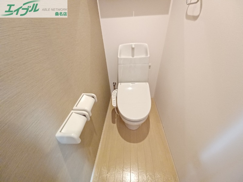 トイレ　同型反転参考写真