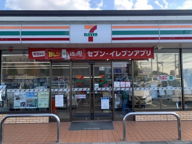 コンビニ　セブンイレブン袋井大門店（コンビニ）まで300m