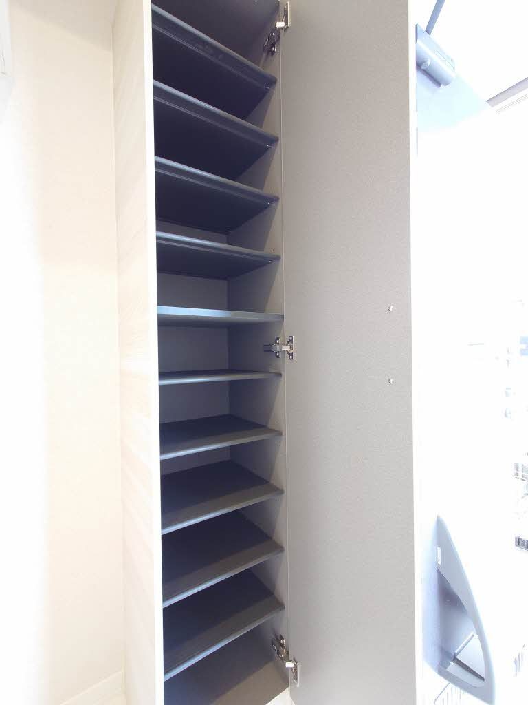 収納　シューズボックス