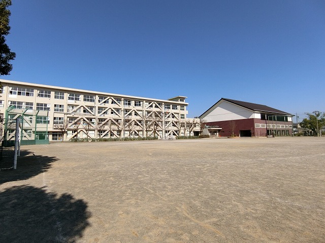 小学校　興文小学校（小学校）まで850m