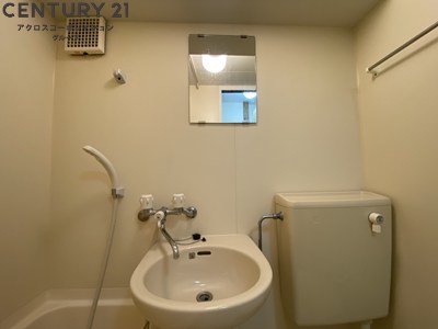 洗面設備　浴室内に洗面台付き！