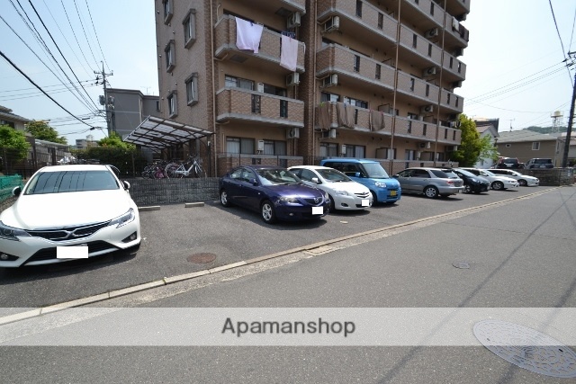 駐車場　エントランス