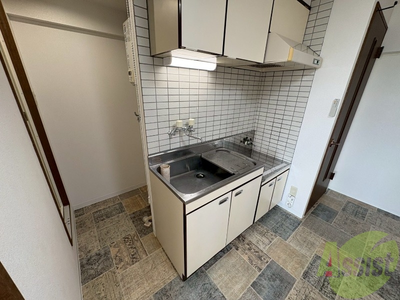 キッチン　キッチンです。ご自身でコンロを設置していただけます。