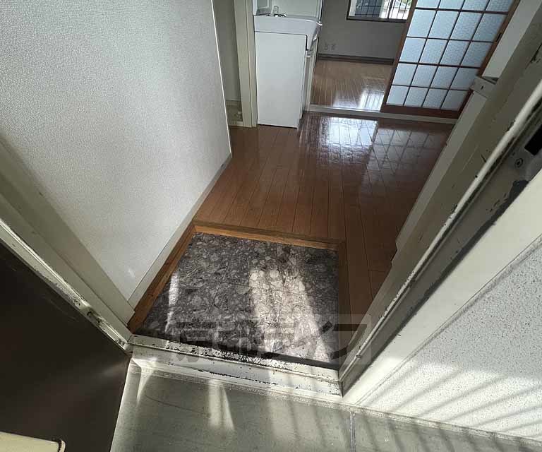 玄関　大きな段差がありません