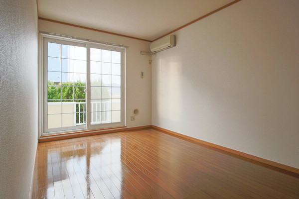 居室・リビング　同じ建物の別の部屋