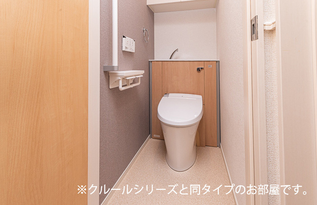 ＪＲ日豊本線 鶴崎駅 バス乗車時間：4分 最寄りバス停で下車 徒歩7分 2階建 築1年のトイレ写真