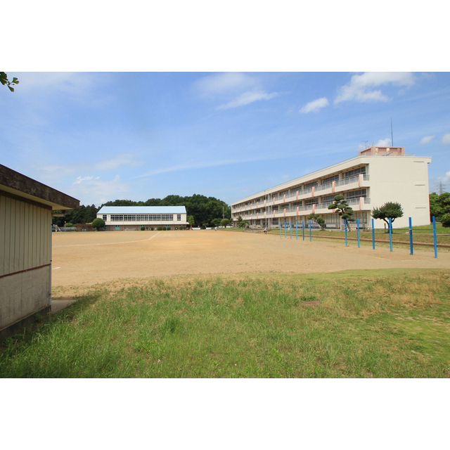小学校　土浦市立都和南小学校（小学校）まで851m