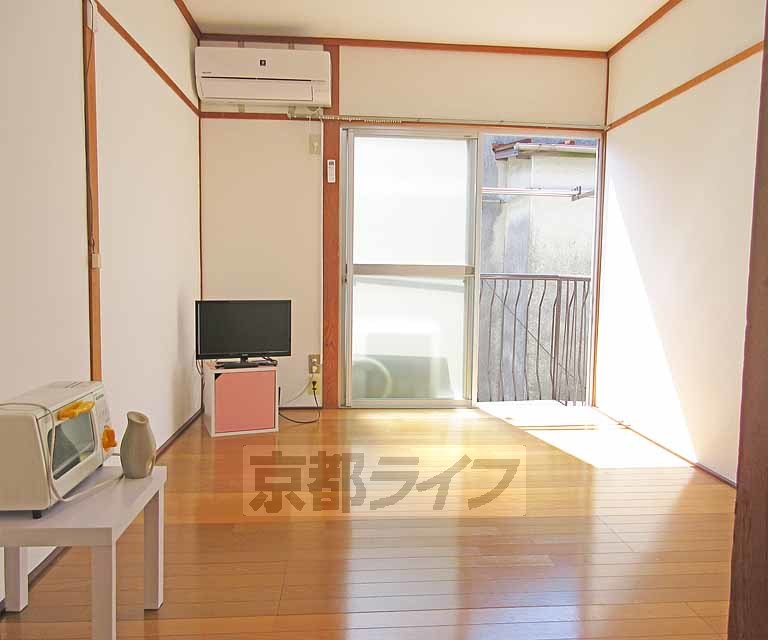 居室・リビング　明るいお部屋です