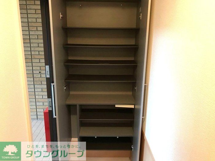 玄関　お問合せはタウンハウジングまで！※現地待合わせ相談可能