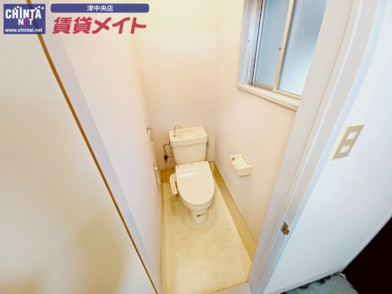 トイレ　同型
