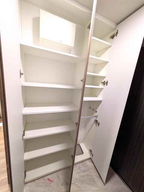 玄関　◆たっぷり収納できるシューズボックス◆