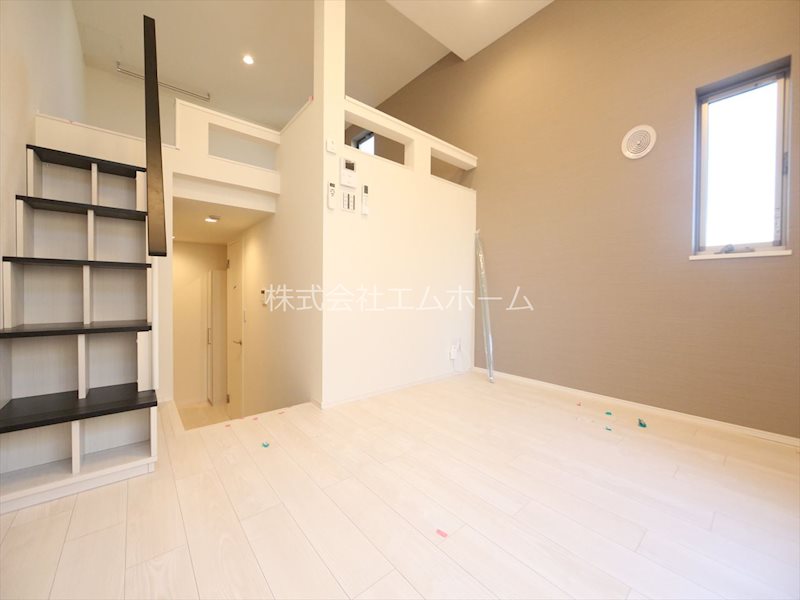 居室・リビング　洋室6帖　ロフト6.2帖（収納にも寝室にも使えます）