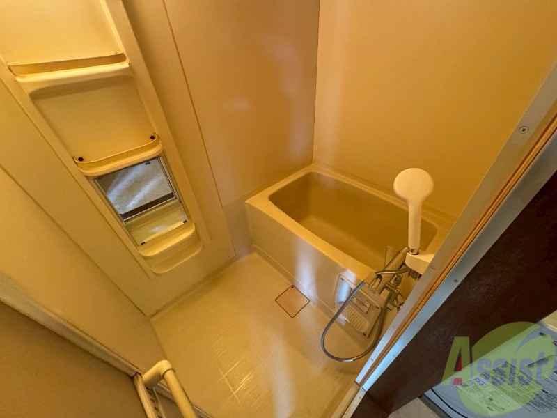 バス・シャワールーム　ユニットバスです。疲れを癒すのに欠かせませんね！