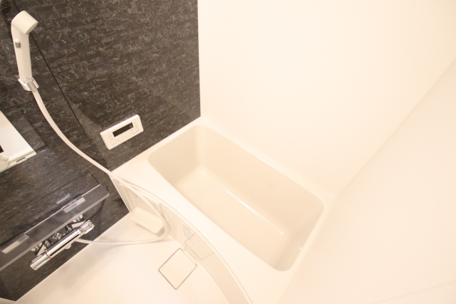 バス・シャワールーム　※こちらは別の階の参考写真です