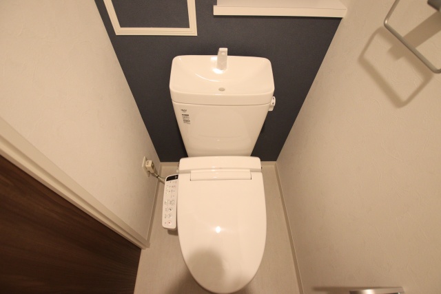 トイレ　※こちらは別の階の参考写真です