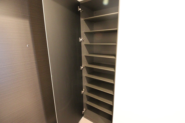 収納　※こちらは別の階の参考写真です
